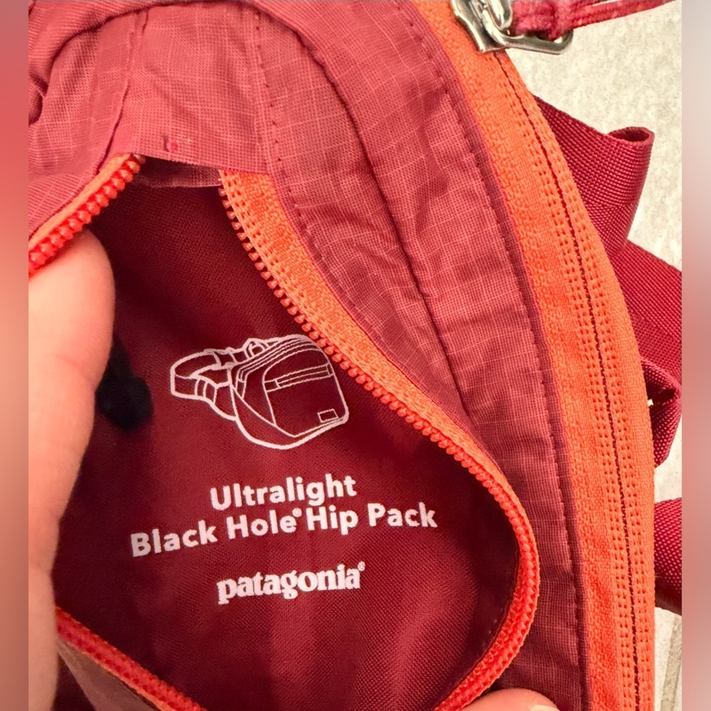 Patagonia Maroon Ultralight Black Hole Mini Hip Pack - Picture 10 of 12